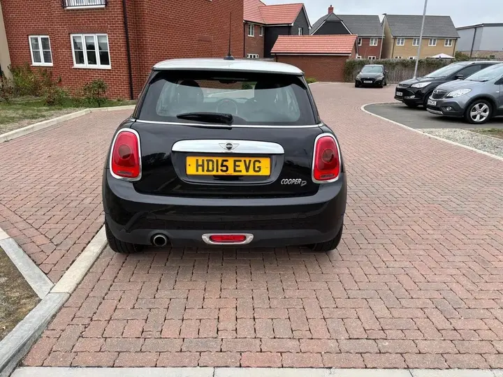Mini Cooper D 2015 photo 4
