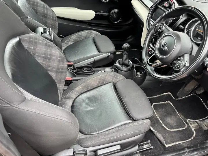 Mini Cooper D 2015 photo 5