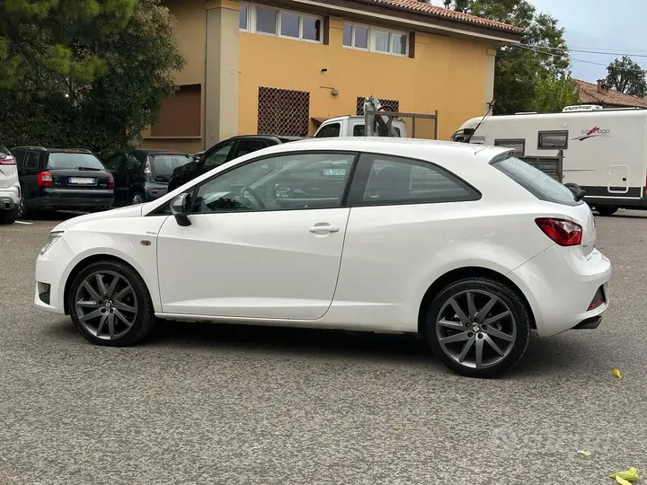 Seat Ibiza 2015 photo 4