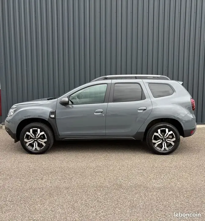 Dacia Duster 2024 photo 2