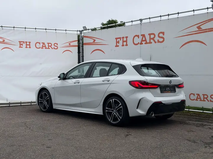 BMW 118I 2024 photo 5