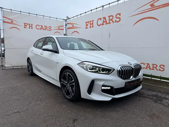 BMW 118I 2024 photo 2