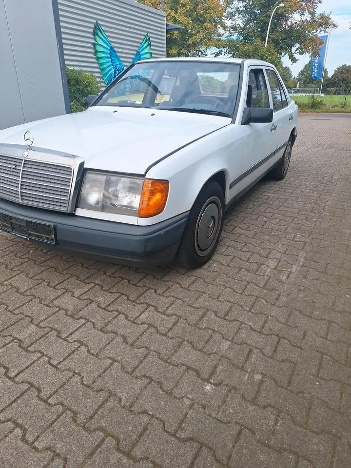 Mercedes-Benz W124