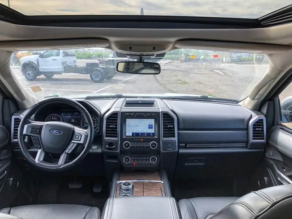 Ford Expedition 2021 photo 2