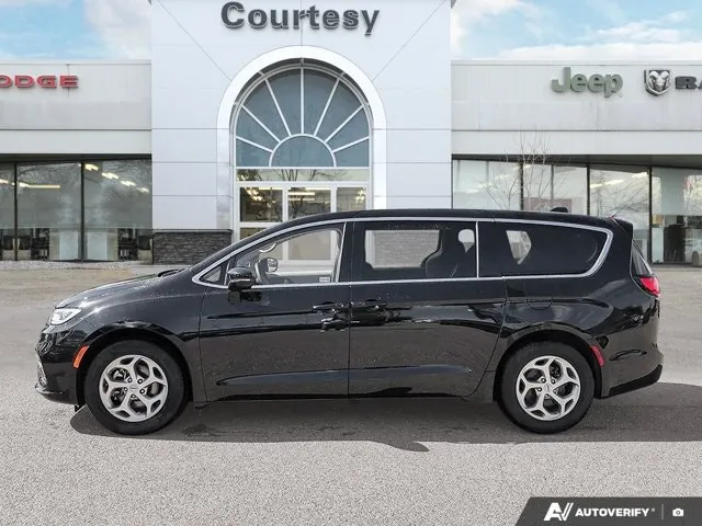 Chrysler Pacifica 2024 photo 3