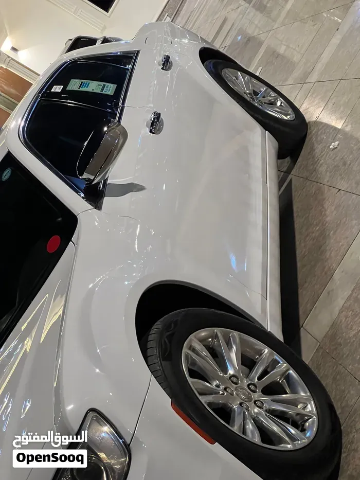 Chrysler 300 2019 photo 2