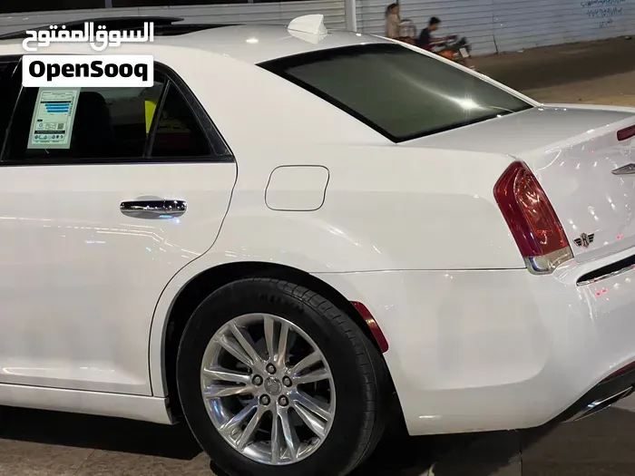 Chrysler 300 2019 photo 3