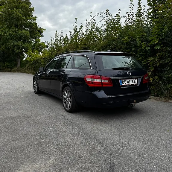 Mercedes-Benz E200 2011 photo 2