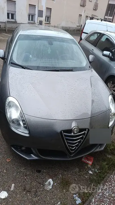 Alfa Romeo Giulietta 2012 photo 2