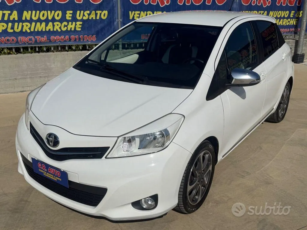 Toyota Yaris 2013 photo 3