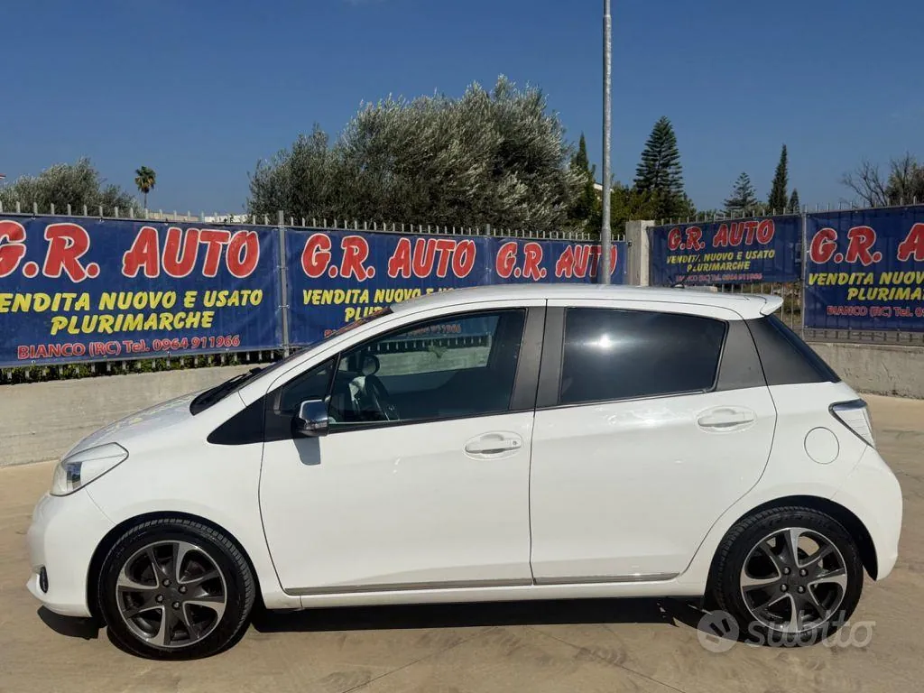 Toyota Yaris 2013 photo 5