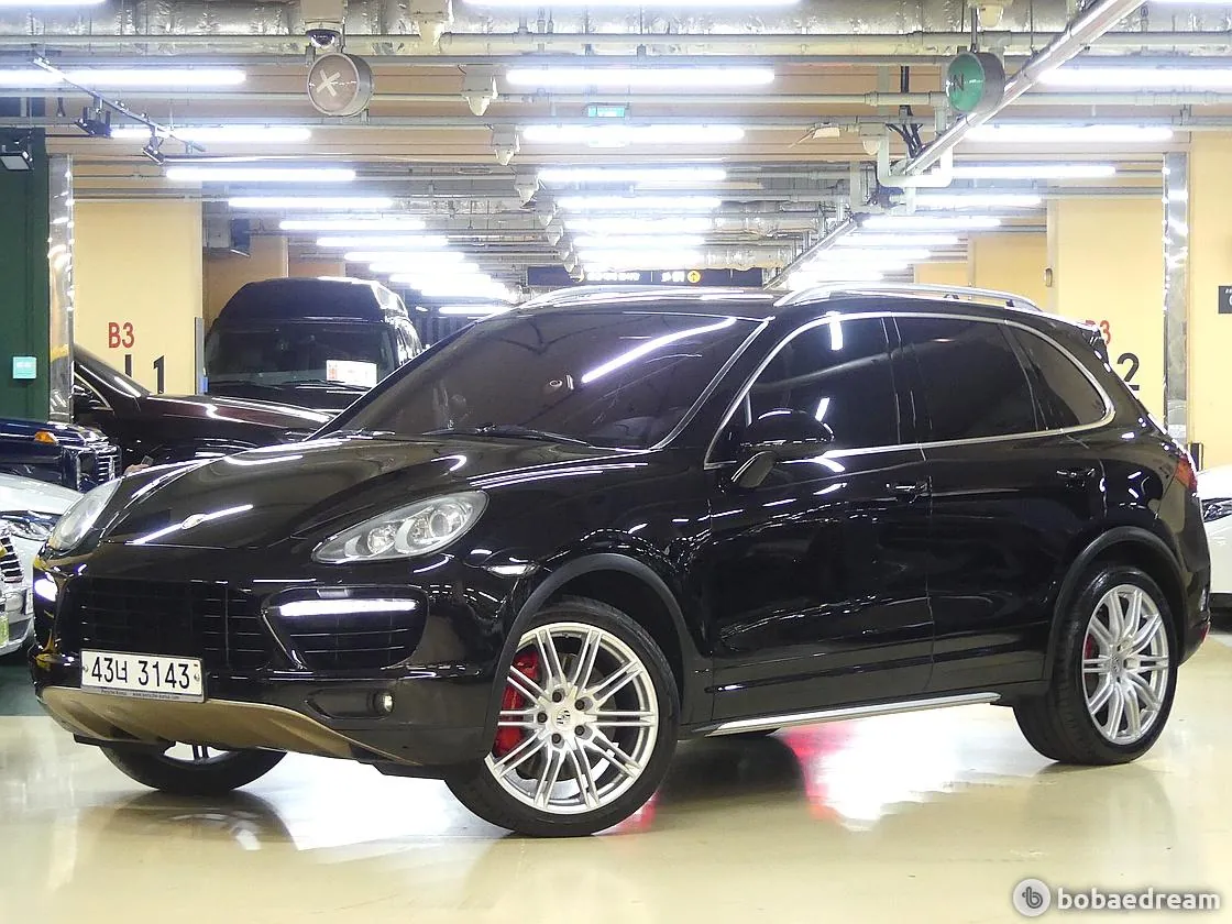 Porsche Cayenne 2011 photo 2