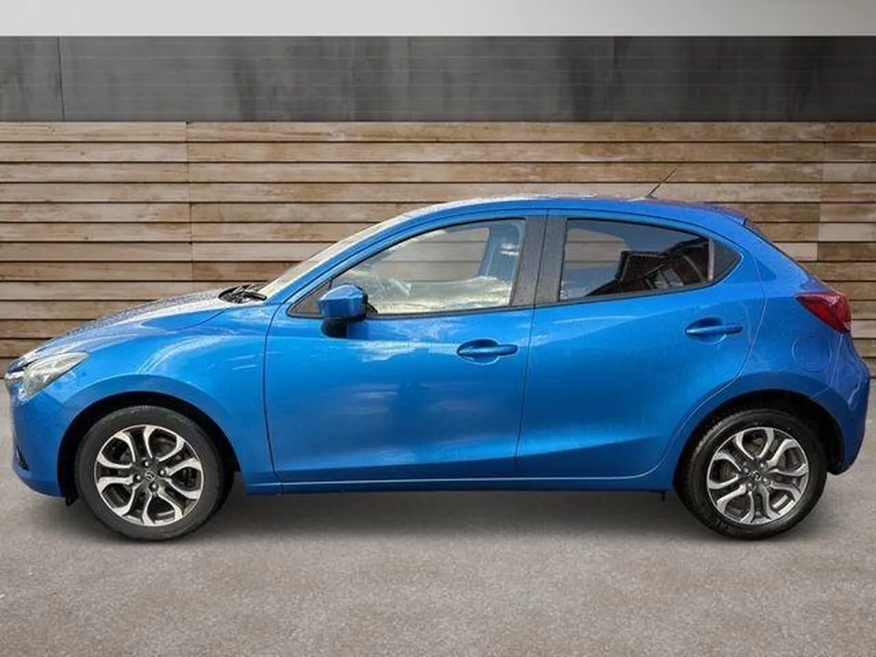 Mazda Mazda2 2015 photo 4