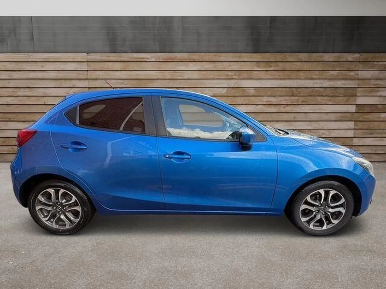 Mazda Mazda2 2015 photo 5