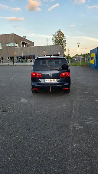 Volkswagen Touran 2011 photo 4