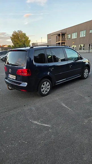 Volkswagen Touran 2011 photo 5