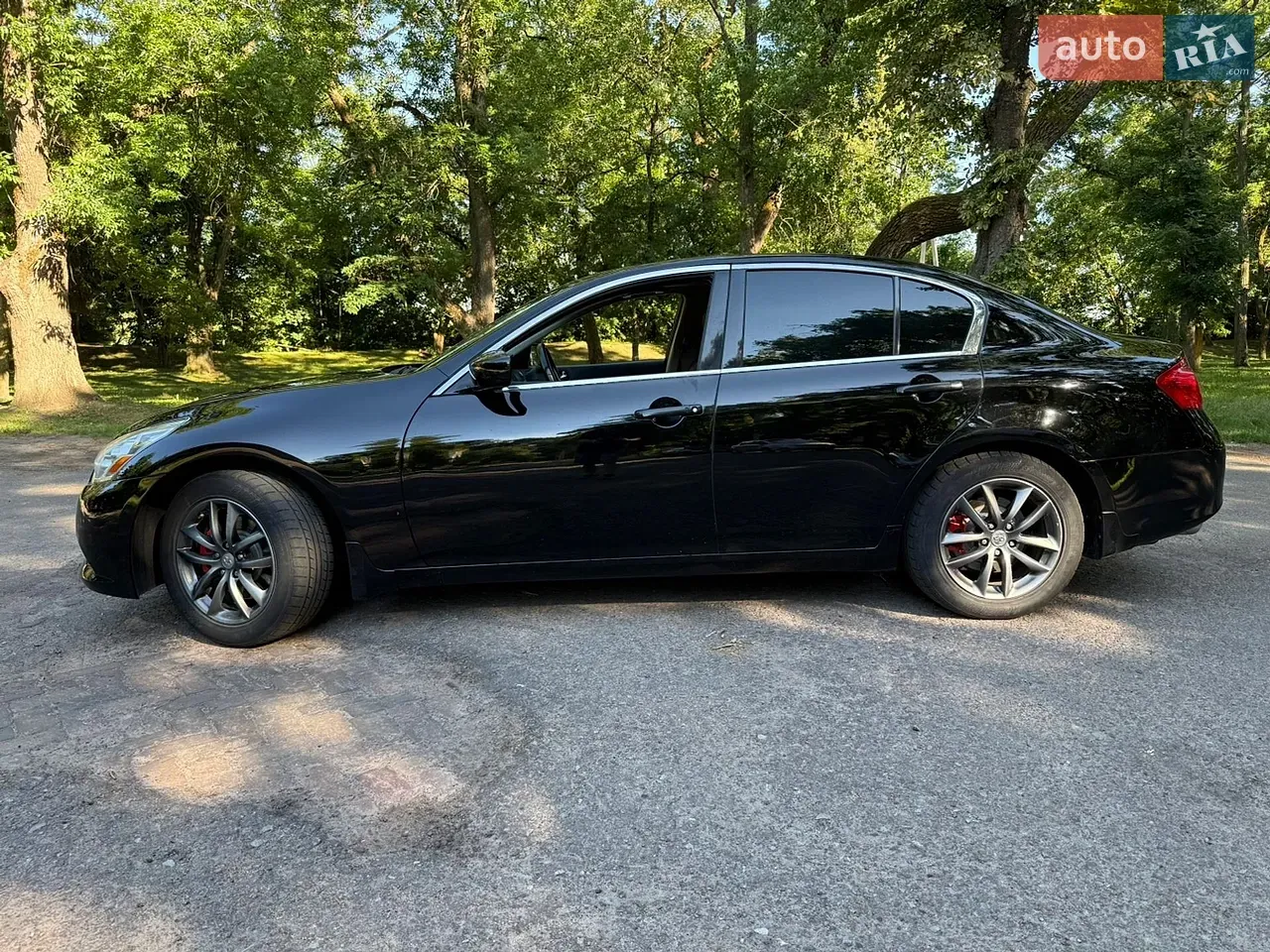 Infiniti G25 2011 photo 3