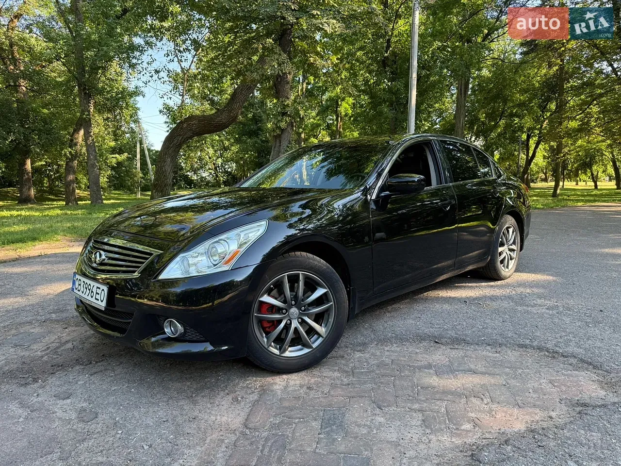 Infiniti G25 2011 photo 2
