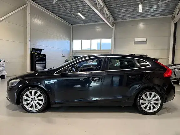 Volvo V40 2013 photo 2