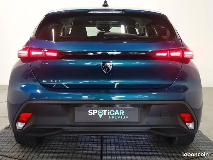 Peugeot 308 2025 photo 2