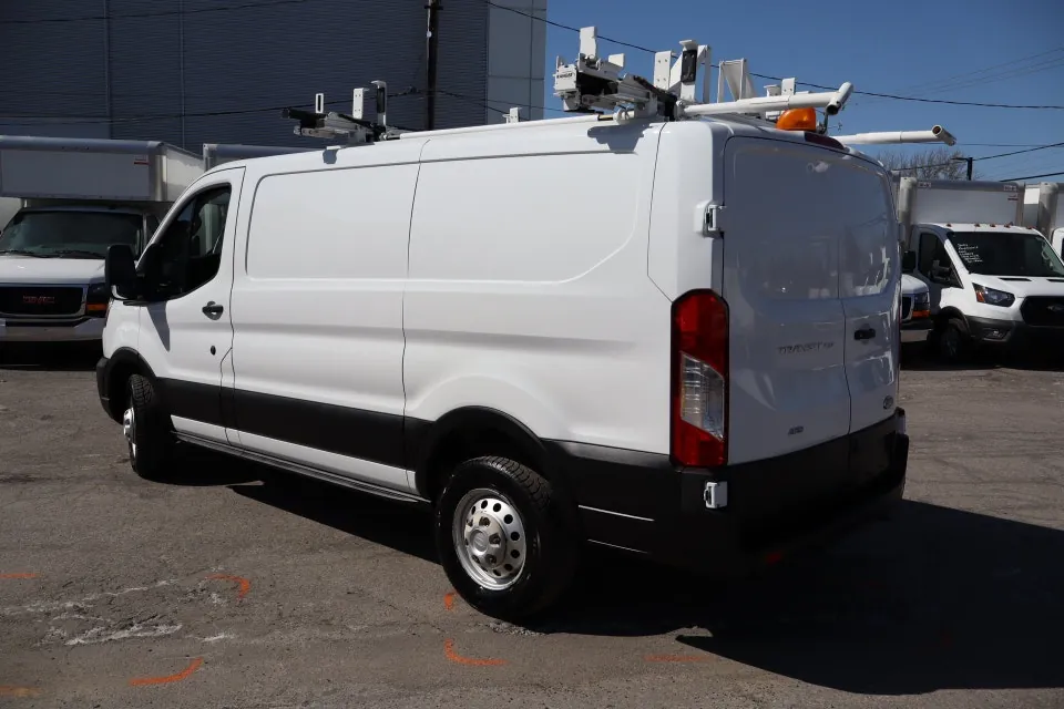 Ford Transit 2021 photo 2