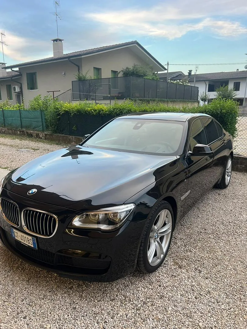 BMW 7 Series 2015 photo 4