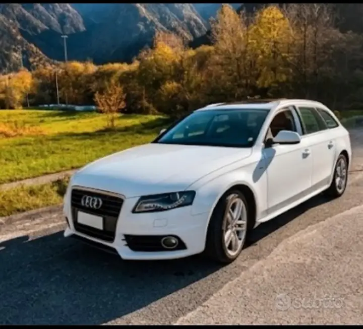 Audi A4 2011 photo 2