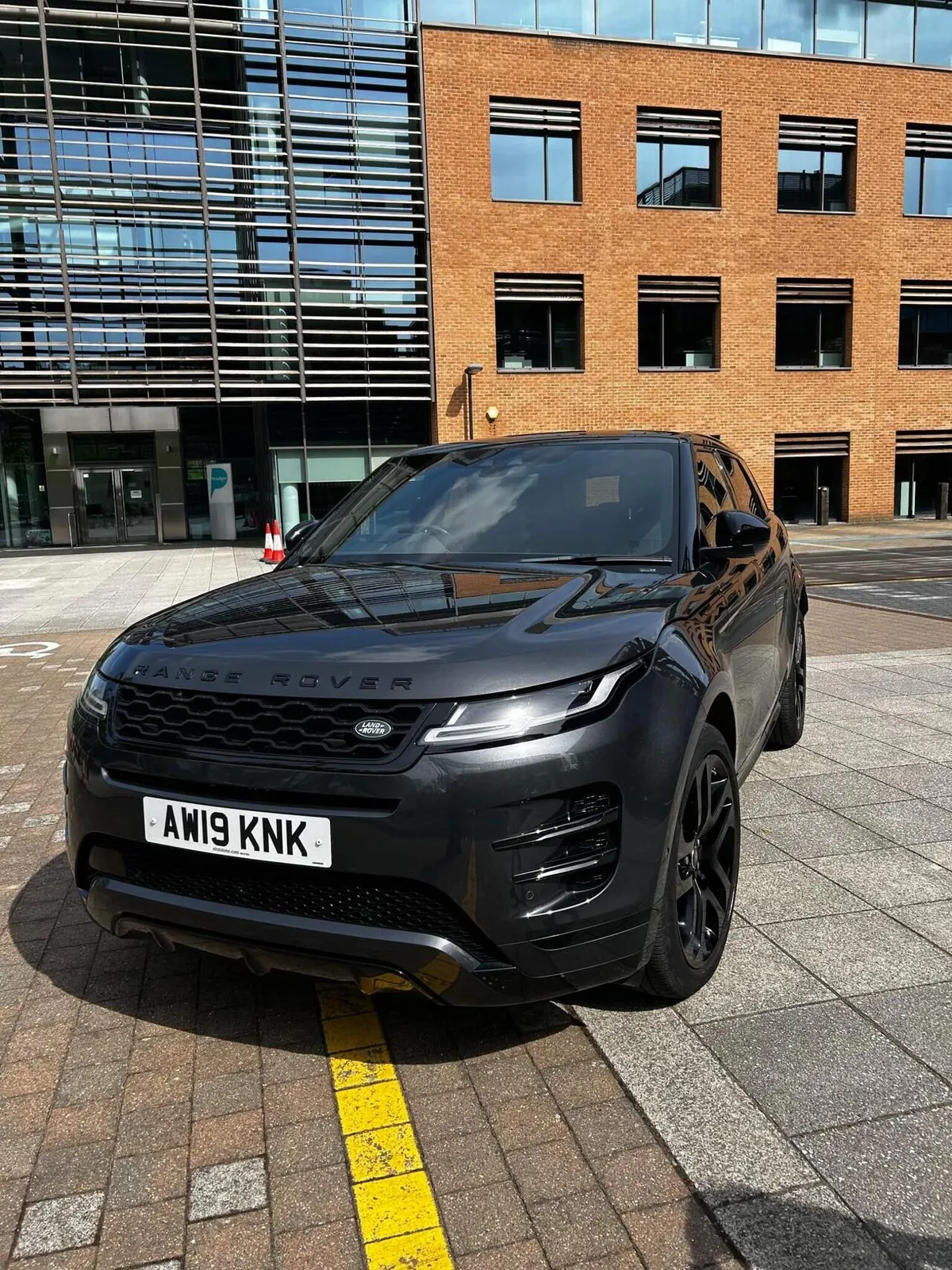 Land Rover Range Rover Evoque 2019 photo 2