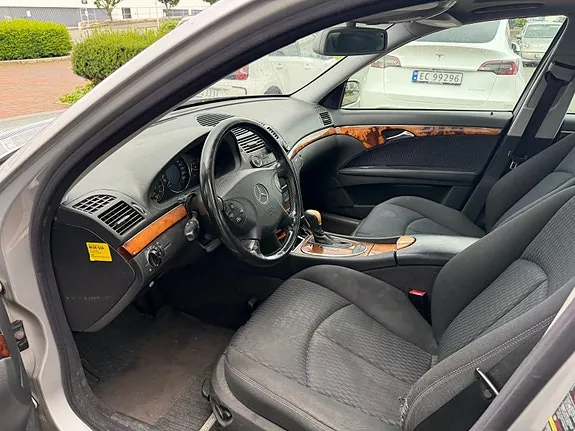Mercedes-Benz E220 2002 photo 5