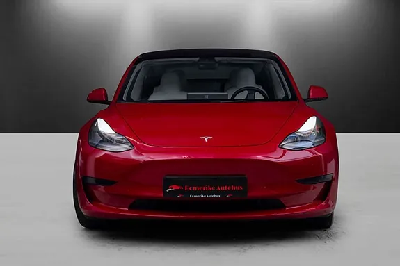Tesla Model 3 2023 photo 3