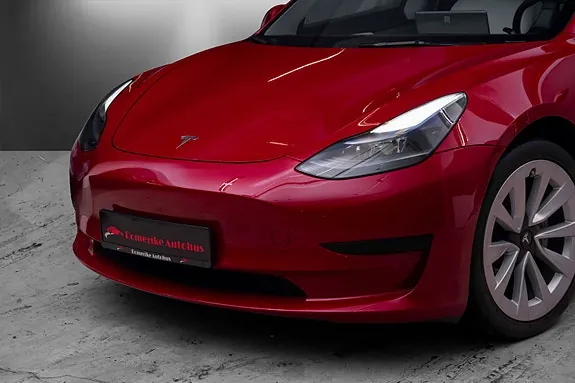 Tesla Model 3 2023 photo 2