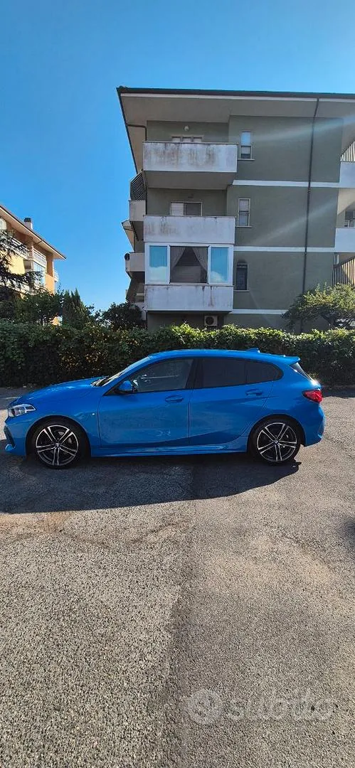 BMW 118I 2023 photo 4