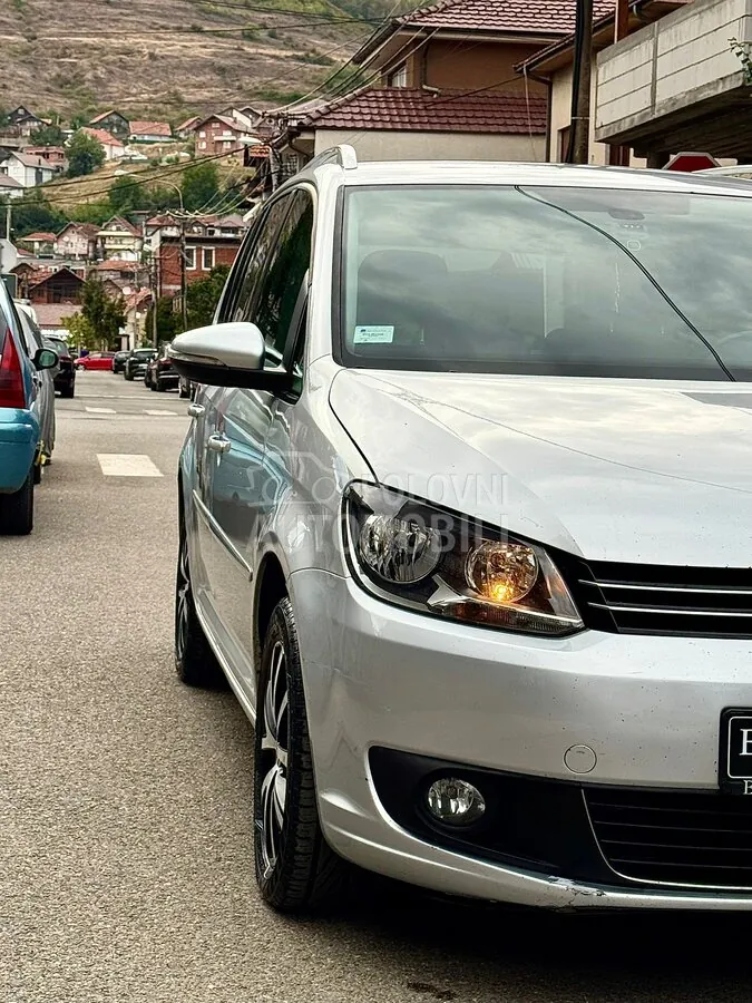Volkswagen Touran 2014 photo 3