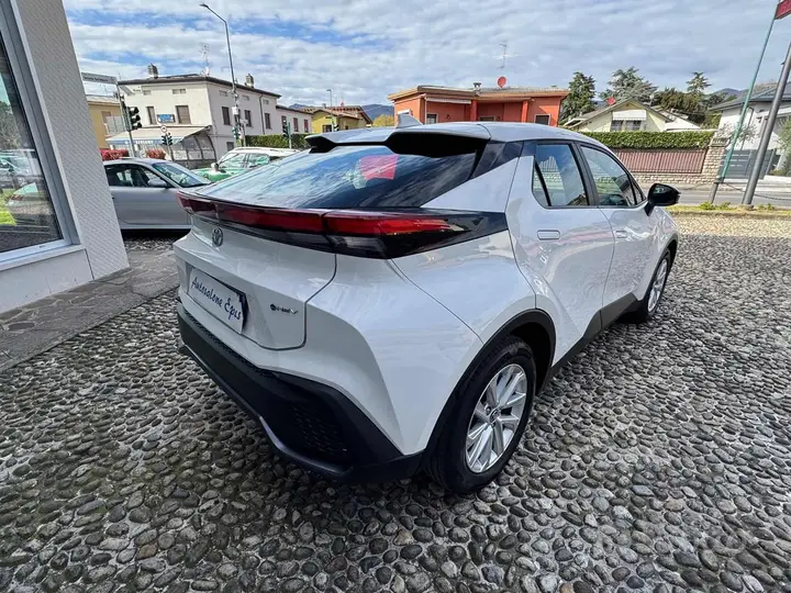Toyota C-Hr 2024 photo 4