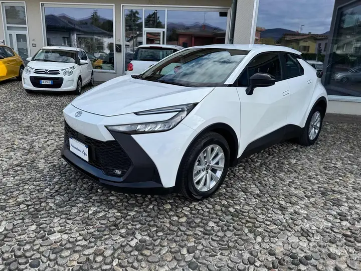 Toyota C-Hr 2024 photo 2