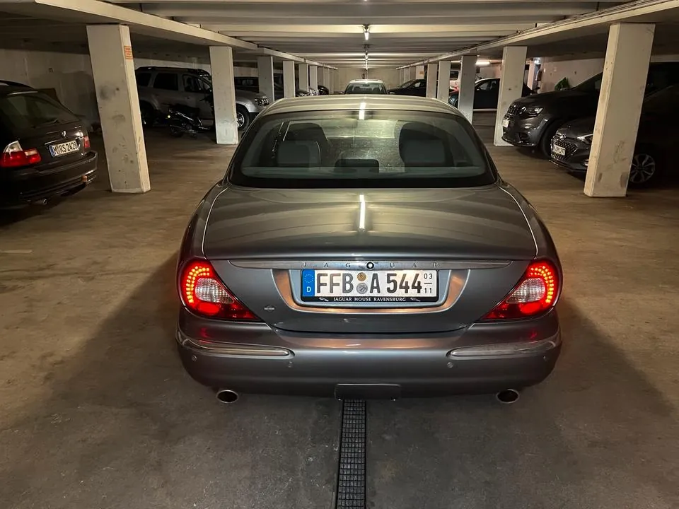 Jaguar Xj