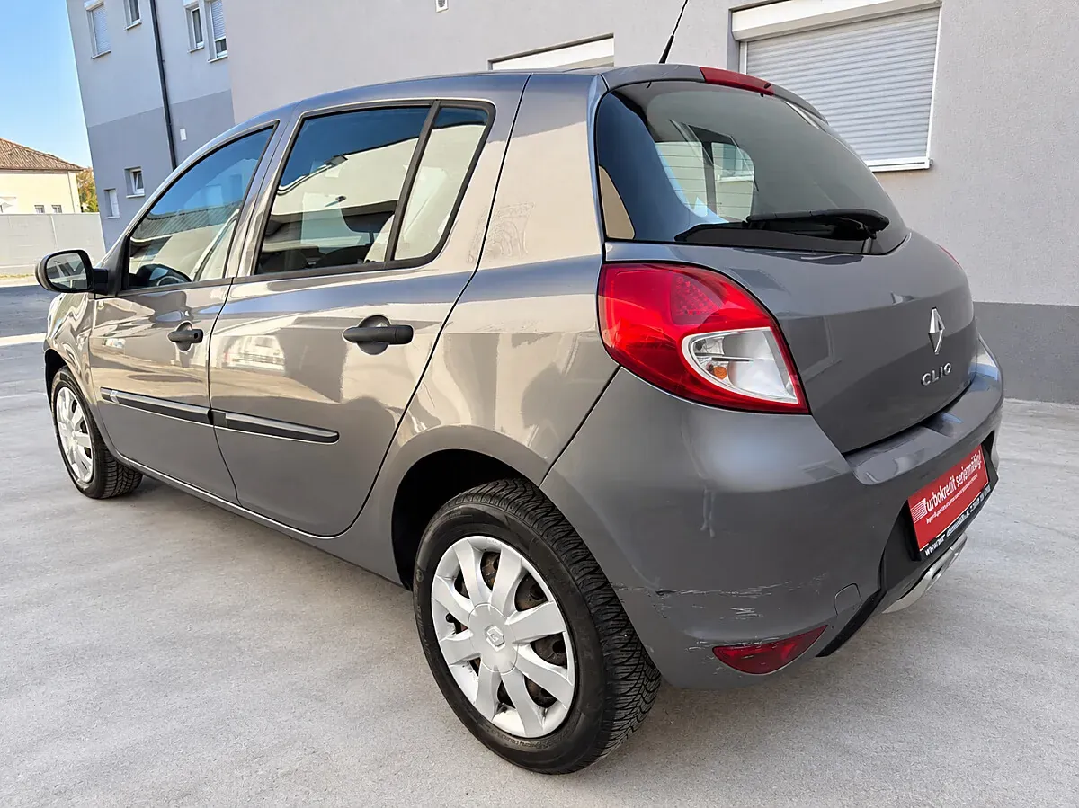 Renault Clio 2012 photo 3