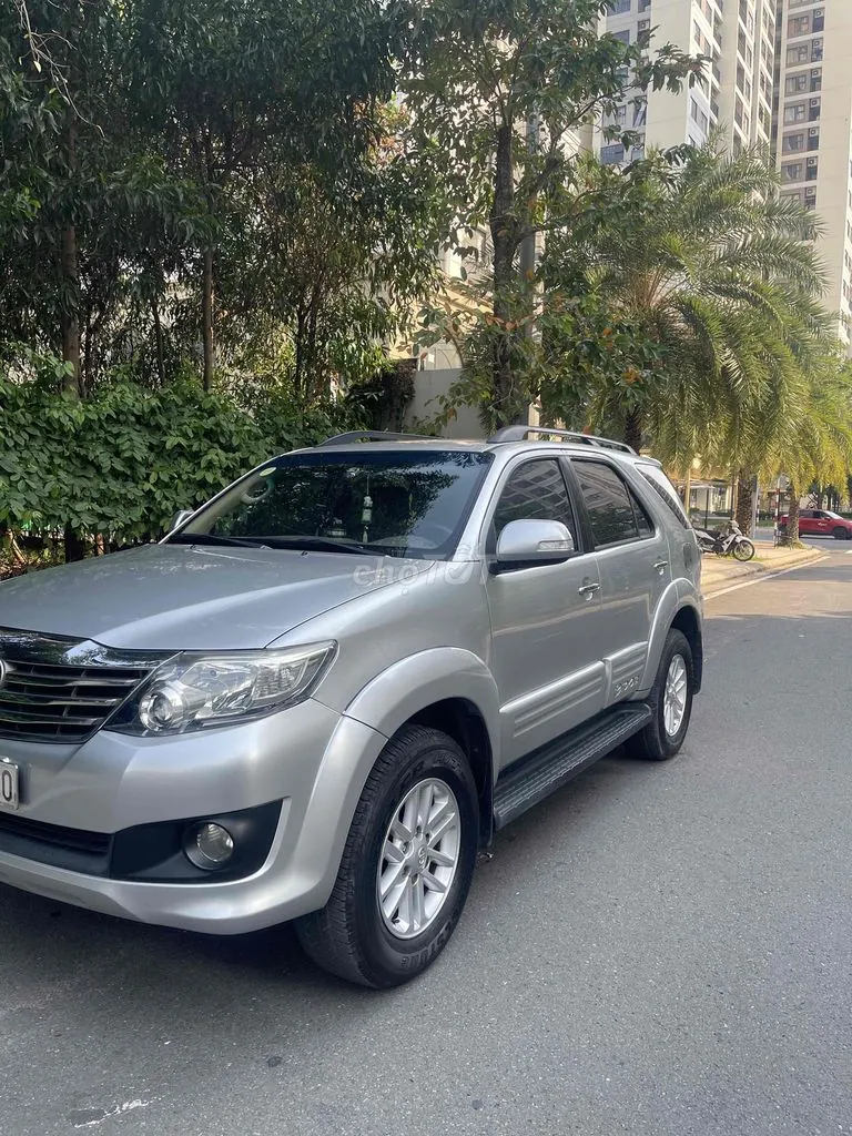 Toyota Fortuner 2012 photo 3