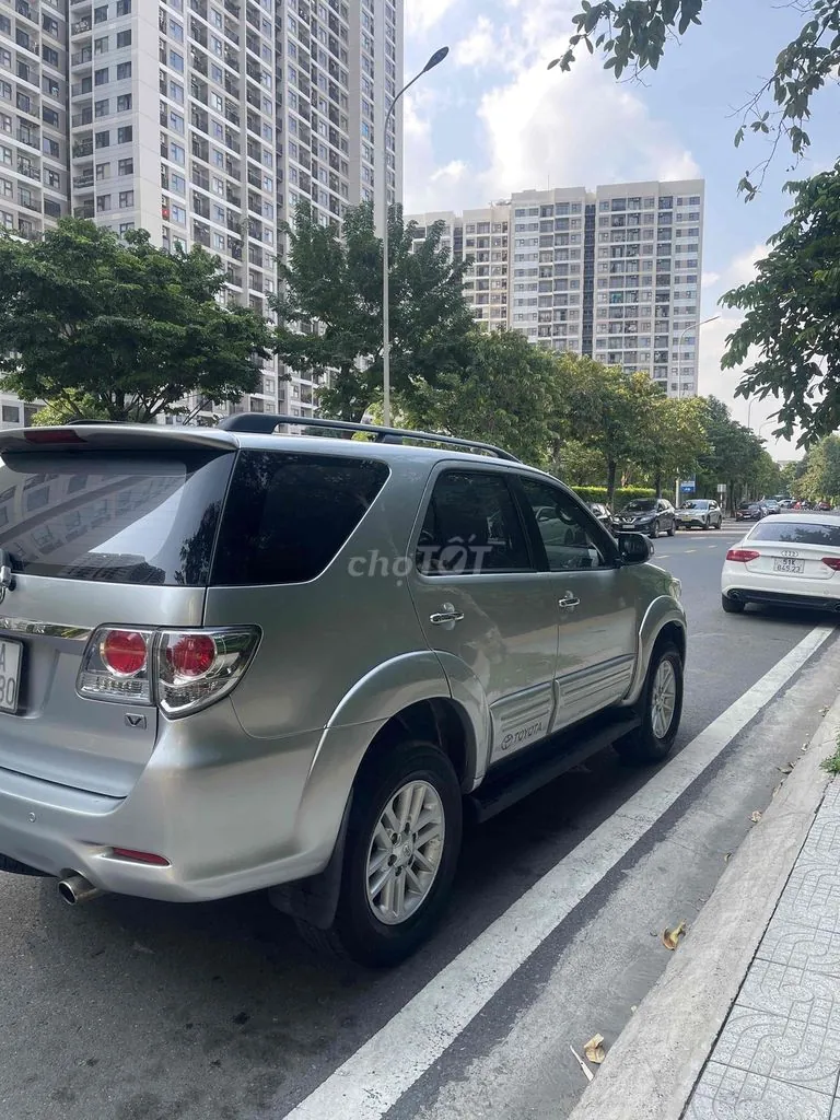 Toyota Fortuner 2012 photo 5