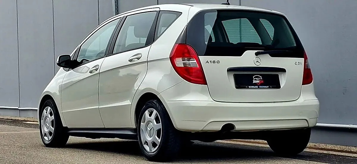 Mercedes-Benz A-Class 2012 photo 2