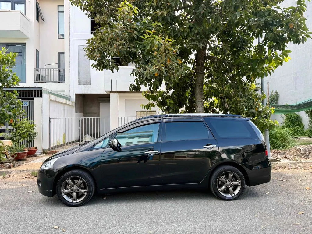 Mitsubishi Grandis 2008 photo 5