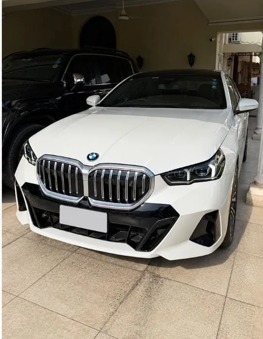 BMW I5