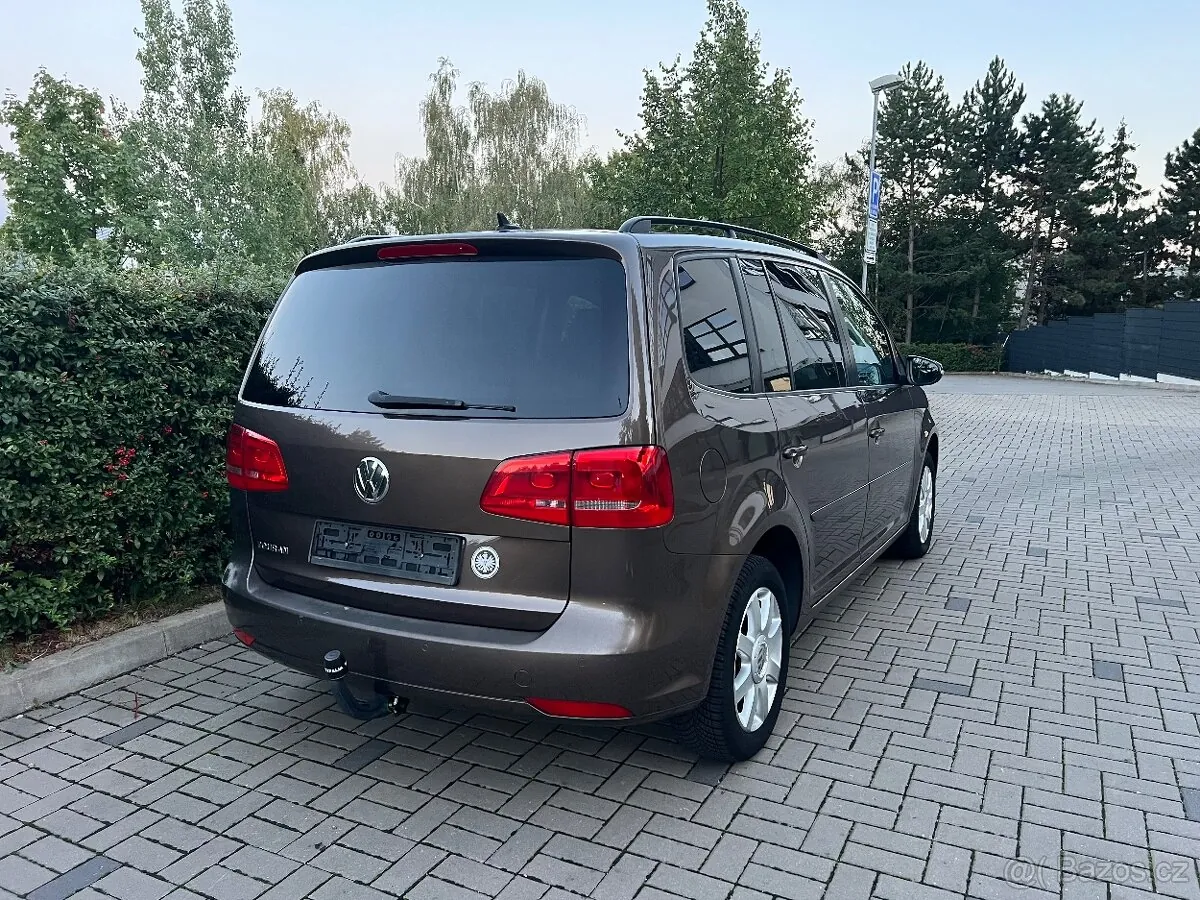 Volkswagen Touran 2011 photo 4