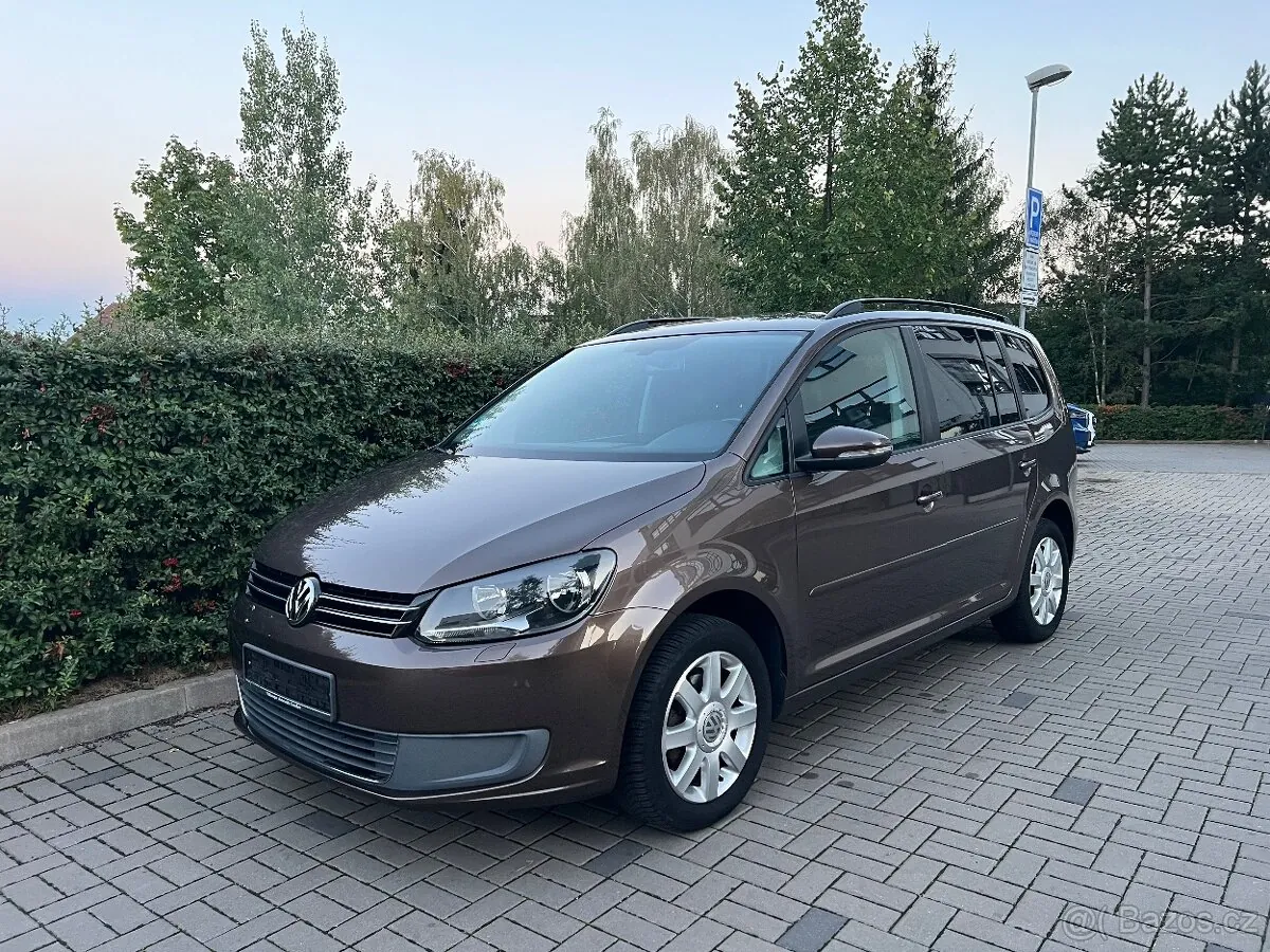 Volkswagen Touran 2011 photo 5