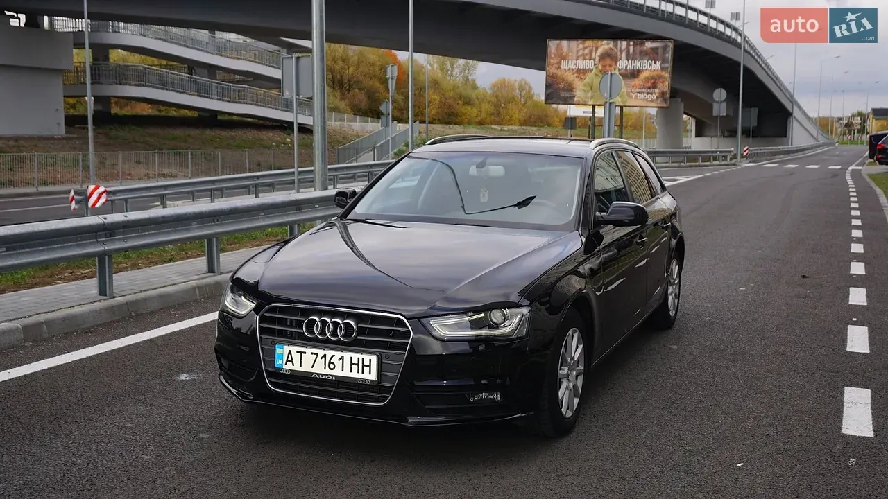Audi A4 2012 photo 2