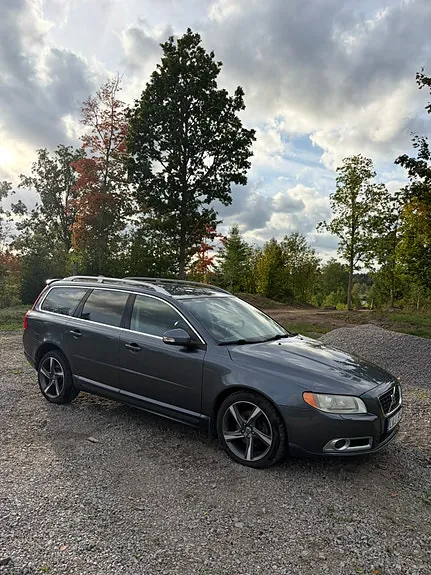 Volvo V70 2009 photo 2