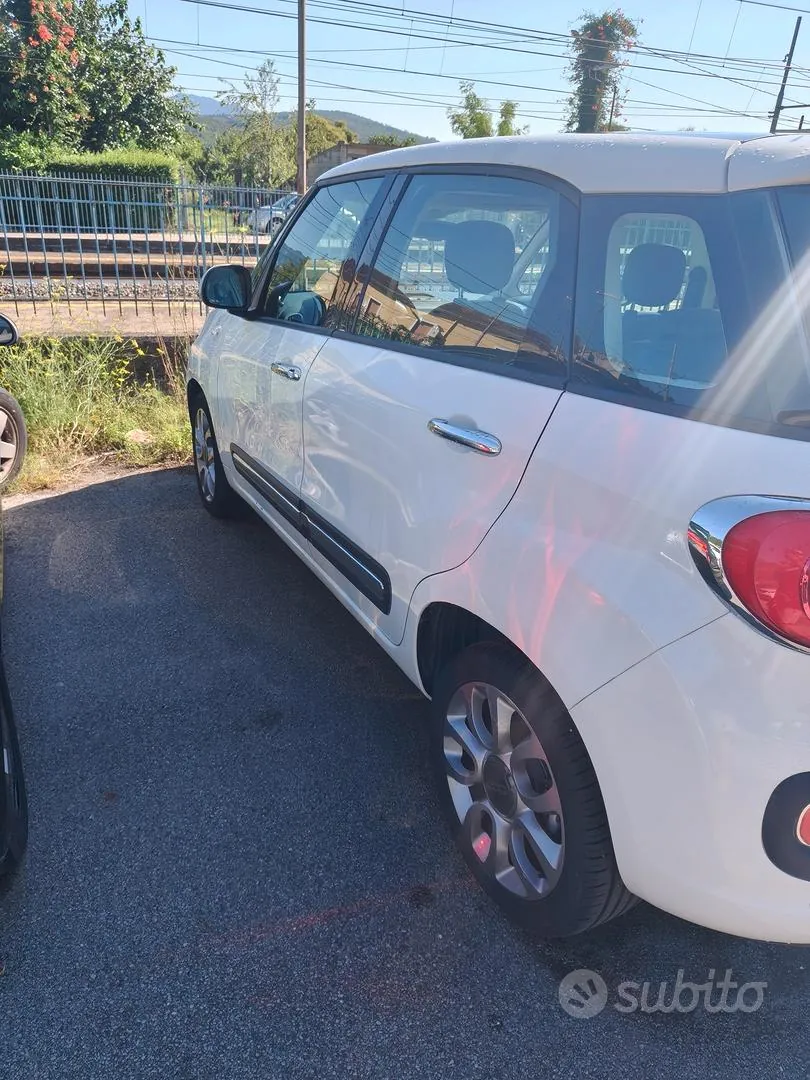 Fiat 500L 2014 photo 2