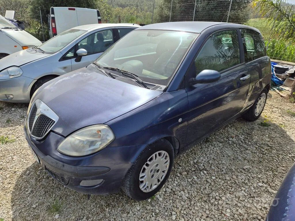 Lancia Ypsilon