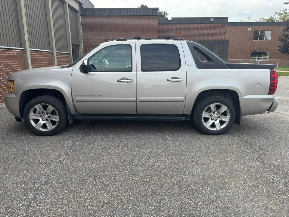 Chevrolet Avalanche 2007 photo 2