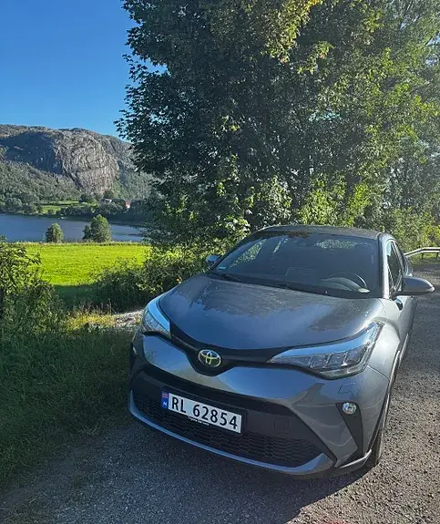 Toyota C-Hr 2023 photo 2